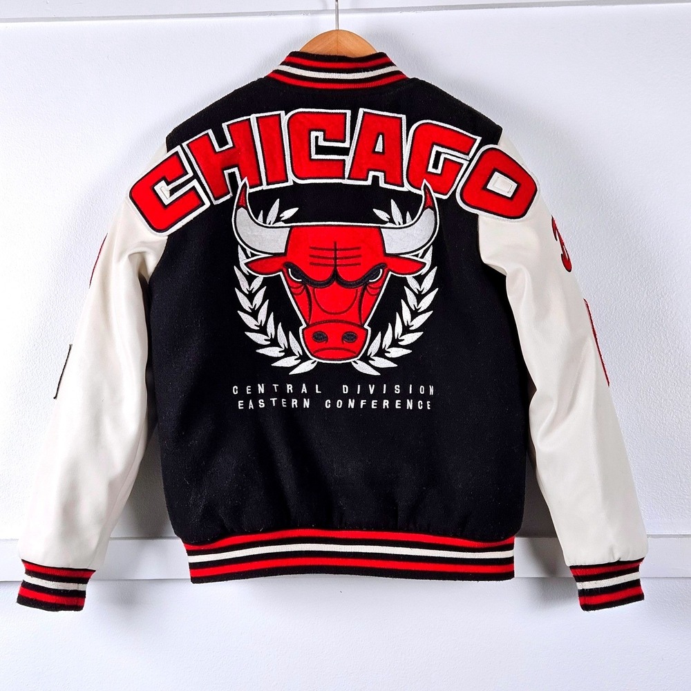 Primark × NBA Chicago Bulls Kids Varsity Jacket Black Red Patch Coat 9-10Y - Picture 2 of 6